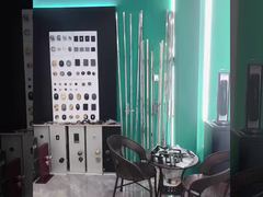 Более пристальный взгляд: дверная ручка из цинка и алюминиевого сплава с замком для плоской открытой двери для дома